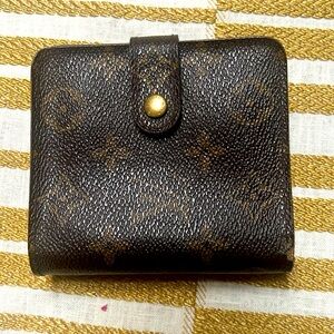 Louis Vuitton, small monogram wallet